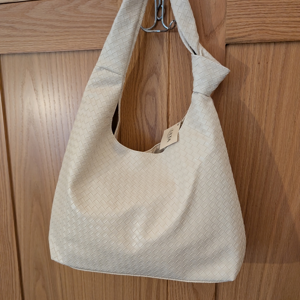 Elegant Cream Woven Shoulder Bag